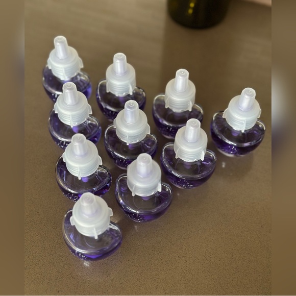 Air Wick Lavender & Chamomile Essential Oils Refills (10ct) - Picture 2 of 5